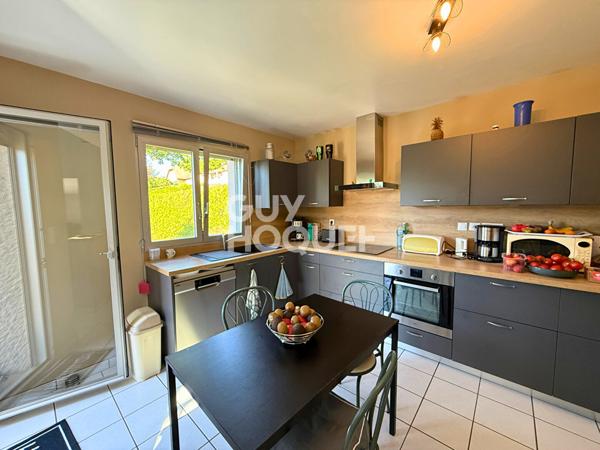 Maison lumineuse 131 m² avec piscine couverte à 5 min de Besançon