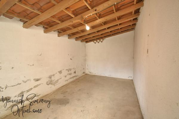 Maison individuelle divisé en 2 logements - PEZILLA LA RIVIERE (66)