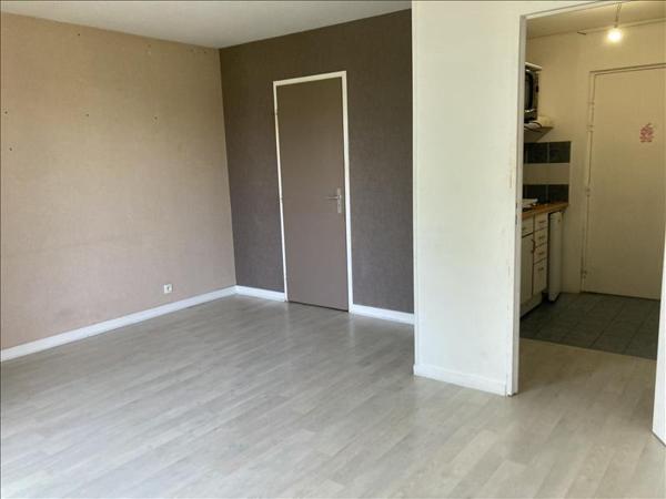 Appartement à vendre |  Les Clayes-sous-Bois |  1 pièce | 25 m²