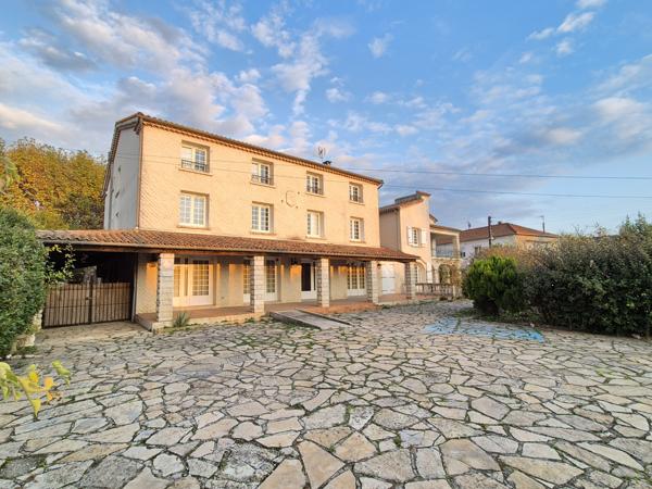 Hôtel et maison avec piscine Saint-Hilaire-de-Brethmas (30560)