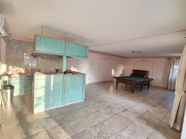 Hôtel et maison avec piscine Saint-Hilaire-de-Brethmas (30560)