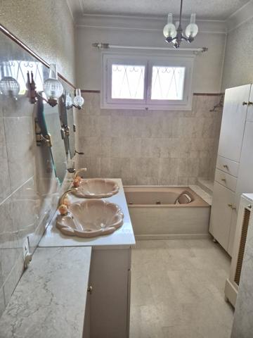 Hôtel et maison avec piscine Saint-Hilaire-de-Brethmas (30560)