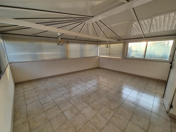 Hôtel et maison avec piscine Saint-Hilaire-de-Brethmas (30560)