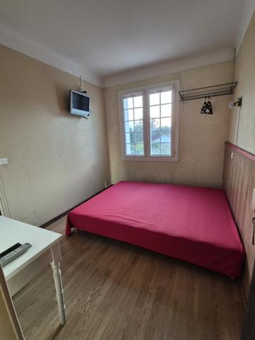 Hôtel et maison avec piscine Saint-Hilaire-de-Brethmas (30560)