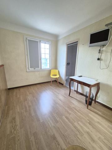 Hôtel et maison avec piscine Saint-Hilaire-de-Brethmas (30560)