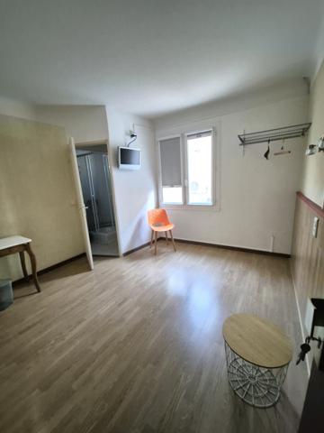 Hôtel et maison avec piscine Saint-Hilaire-de-Brethmas (30560)