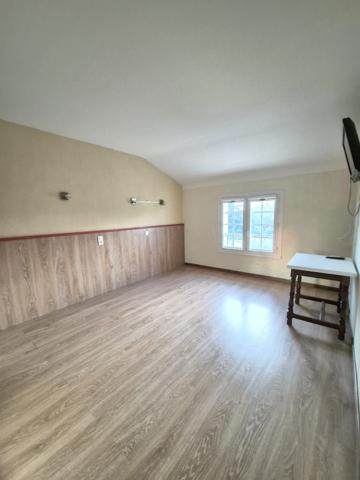 Hôtel et maison avec piscine Saint-Hilaire-de-Brethmas (30560)