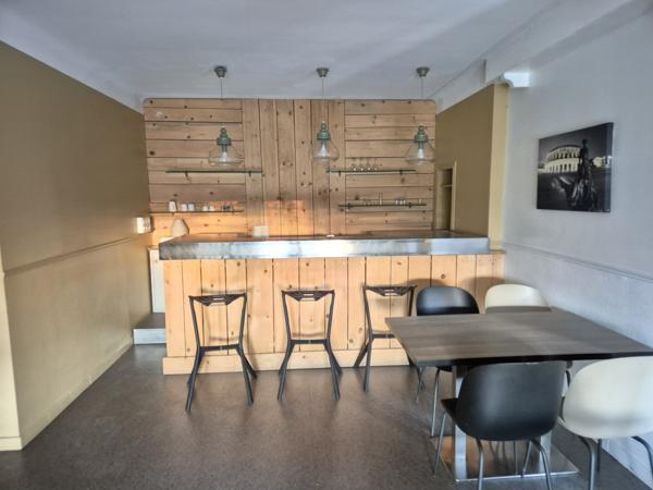 Hôtel et maison avec piscine Saint-Hilaire-de-Brethmas (30560)