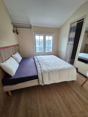 Hôtel et maison avec piscine Saint-Hilaire-de-Brethmas (30560)