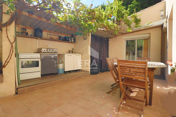 MAISON 5 Pièces 110 M²  4 CHAMBRES  TERRASSE 30 M²  BALCON 9 M² 2 PARKINGS PRIVATIFS  CALME  EXPOSITION SUD