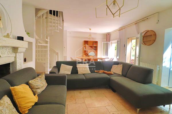 MAISON 5 Pièces 110 M²  4 CHAMBRES  TERRASSE 30 M²  BALCON 9 M² 2 PARKINGS PRIVATIFS  CALME  EXPOSITION SUD