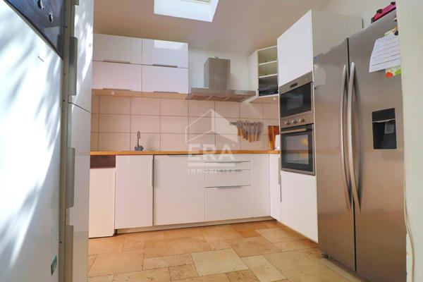 MAISON 5 Pièces 110 M²  4 CHAMBRES  TERRASSE 30 M²  BALCON 9 M² 2 PARKINGS PRIVATIFS  CALME  EXPOSITION SUD
