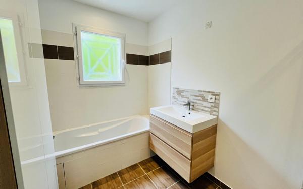 Maison à vendre    4 pièces •  Royan