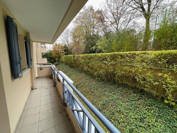 RUEIL, T2  avec son balcon, au calme, parking en sous-sol