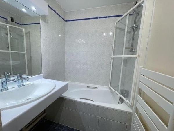 RUEIL, T2  avec son balcon, au calme, parking en sous-sol