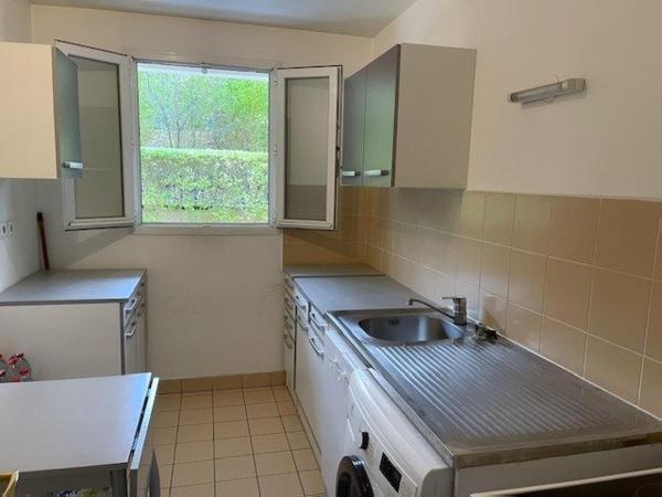 RUEIL, T2  avec son balcon, au calme, parking en sous-sol