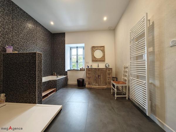 Maison à MALESTROIT, 56140 - 9 pièces 225m²