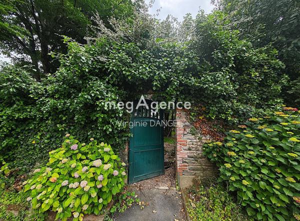 Maison à MALESTROIT, 56140 - 9 pièces 225m²