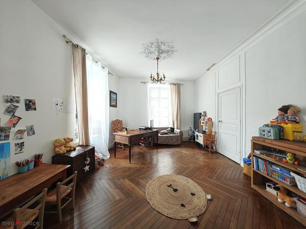 Maison à MALESTROIT, 56140 - 9 pièces 225m²