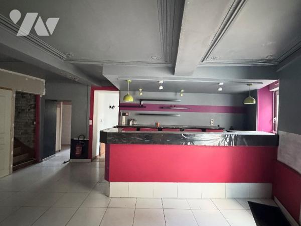 A Saint-Varent, ancien bar réhabilité. Gros potentiel