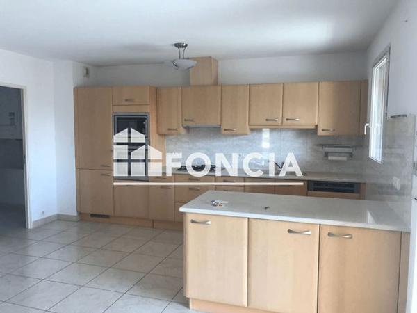 Location Appartement 4 pièces 150 m² - 4 RUE PAUL AUBERT Chateaurenard 13160