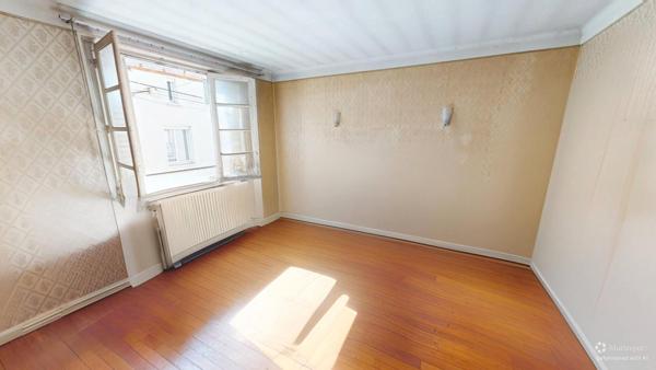 Maison de 93m2 à rénover de 4 Chambres avec garage à Châteauroux