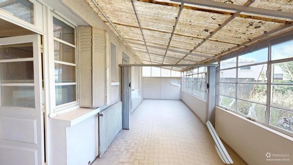 Maison de 93m2 à rénover de 4 Chambres avec garage à Châteauroux