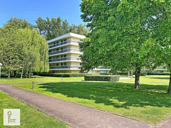 Garage fermé en sous sol dans une résidence sécurisé