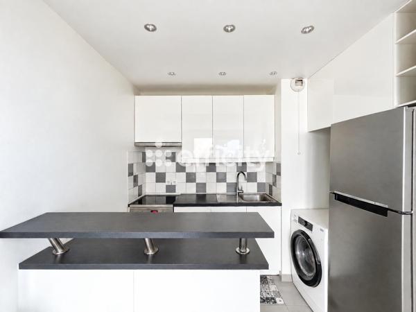Appartement
         2 pièces
        - 40 m² Exclusivité 350 000 € *