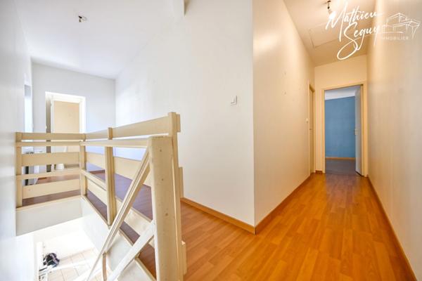 COEUR DE VERNAISON : Maison de village P4 duplex au coeur d'un magnifique parc classé