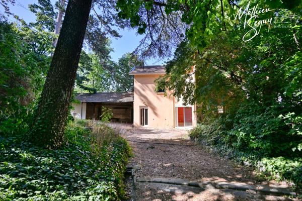 COEUR DE VERNAISON : Maison de village P4 duplex au coeur d'un magnifique parc classé