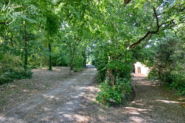 COEUR DE VERNAISON : Maison de village P4 duplex au coeur d'un magnifique parc classé