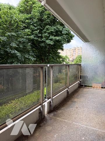 BOULOGNE- SILLY-GALLIENI - Studio avec large balcon