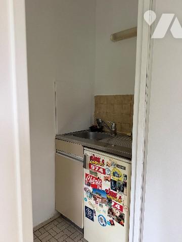 BOULOGNE- SILLY-GALLIENI - Studio avec large balcon
