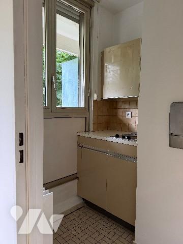 BOULOGNE- SILLY-GALLIENI - Studio avec large balcon