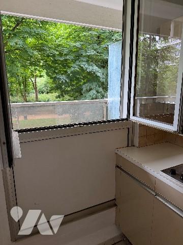 BOULOGNE- SILLY-GALLIENI - Studio avec large balcon