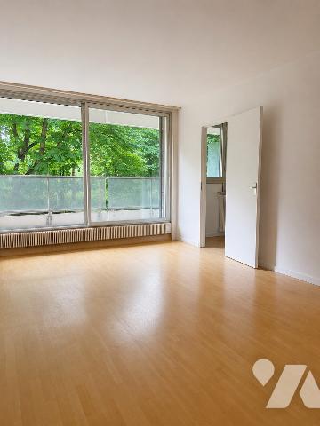 BOULOGNE- SILLY-GALLIENI - Studio avec large balcon