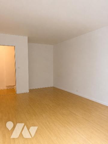 BOULOGNE- SILLY-GALLIENI - Studio avec large balcon