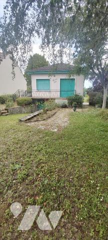 PAVILLON sis à VENEUX LES SABLONS