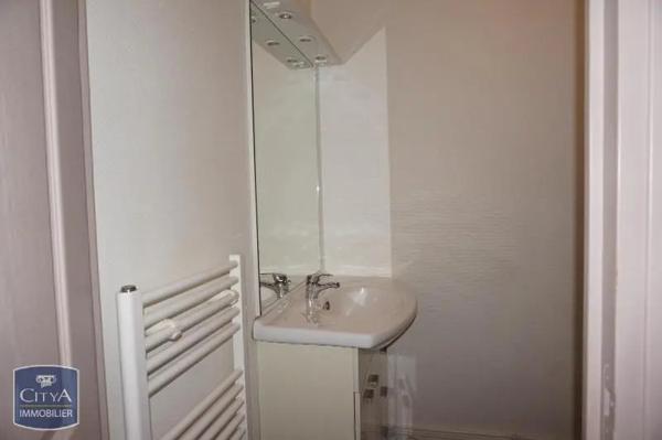 Appartement à louer 1 pièce 26.36m² Laval (53000)