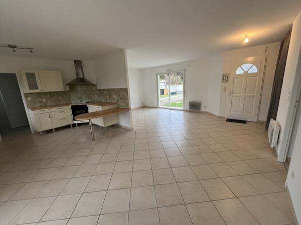 Maison à louer |  Les Églisottes-et-Chalaures |  4 pièces | 85 m²