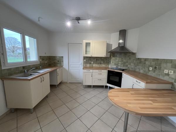 Maison à louer |  Les Églisottes-et-Chalaures |  4 pièces | 85 m²