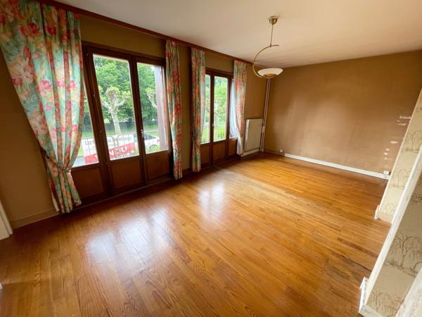 Maison
                                                                                                                                                                                                                                                                                                                        5 pièce(s)                                                                                                                                                                                                          4 chambre(s)                                                                                                                                                                                                          101  m²