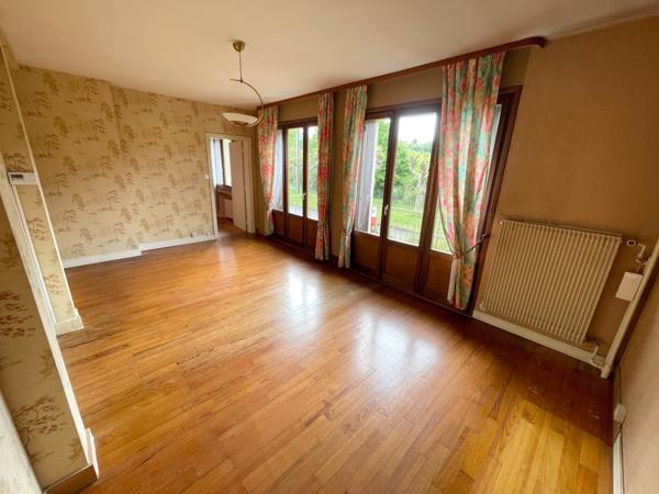 Maison
                                                                                                                                                                                                                                                                                                                        5 pièce(s)                                                                                                                                                                                                          4 chambre(s)                                                                                                                                                                                                          101  m²