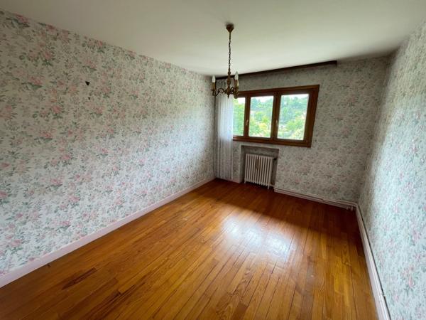 Maison
                                                                                                                                                                                                                                                                                                                        5 pièce(s)                                                                                                                                                                                                          4 chambre(s)                                                                                                                                                                                                          101  m²