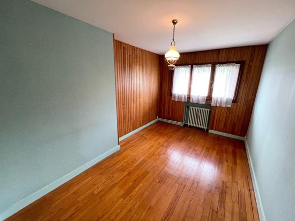 Maison
                                                                                                                                                                                                                                                                                                                        5 pièce(s)                                                                                                                                                                                                          4 chambre(s)                                                                                                                                                                                                          101  m²