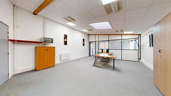 Bureau 2 pièces - 56 m² Exclusivité efficity