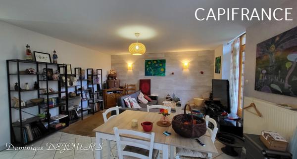 GRANDE MAISON avec piscine - 2 logements dont 1 logement loué à l'année loyer 980€/mois hors charge.