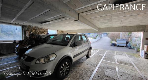 GRANDE MAISON avec piscine - 2 logements dont 1 logement loué à l'année loyer 980€/mois hors charge.