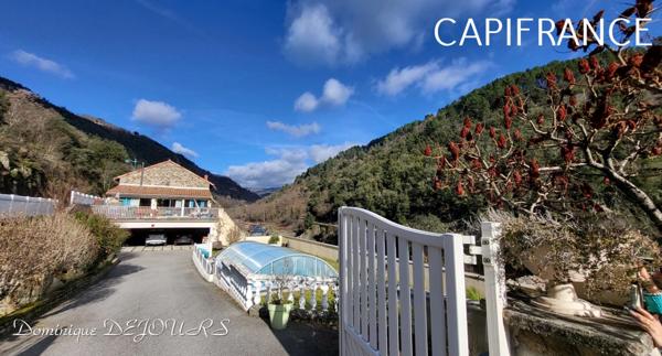 GRANDE MAISON avec piscine - 2 logements dont 1 logement loué à l'année loyer 980€/mois hors charge.